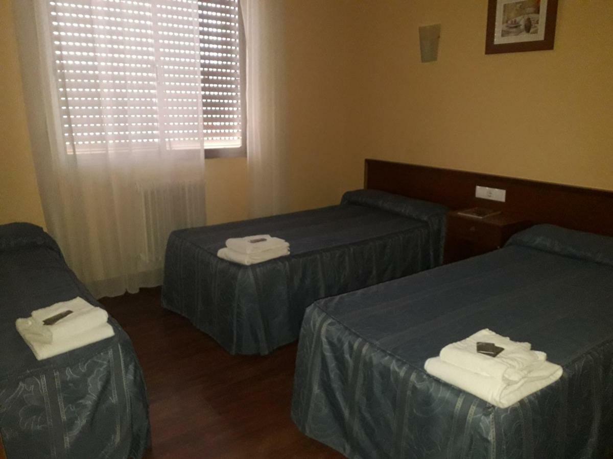 Hostal Ezequiel Los Arcos Εξωτερικό φωτογραφία